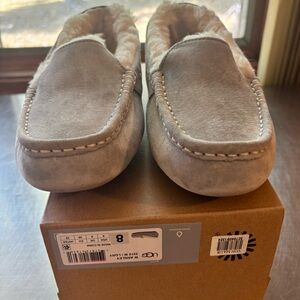 UGG Women’s Light Gray slippers
